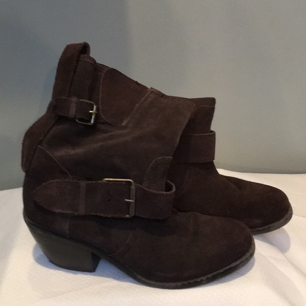 Brown suede boots.